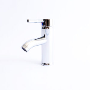 Llave de Vanitorio corta, Color Cromo, Altura 17CM, Altura util 8cm